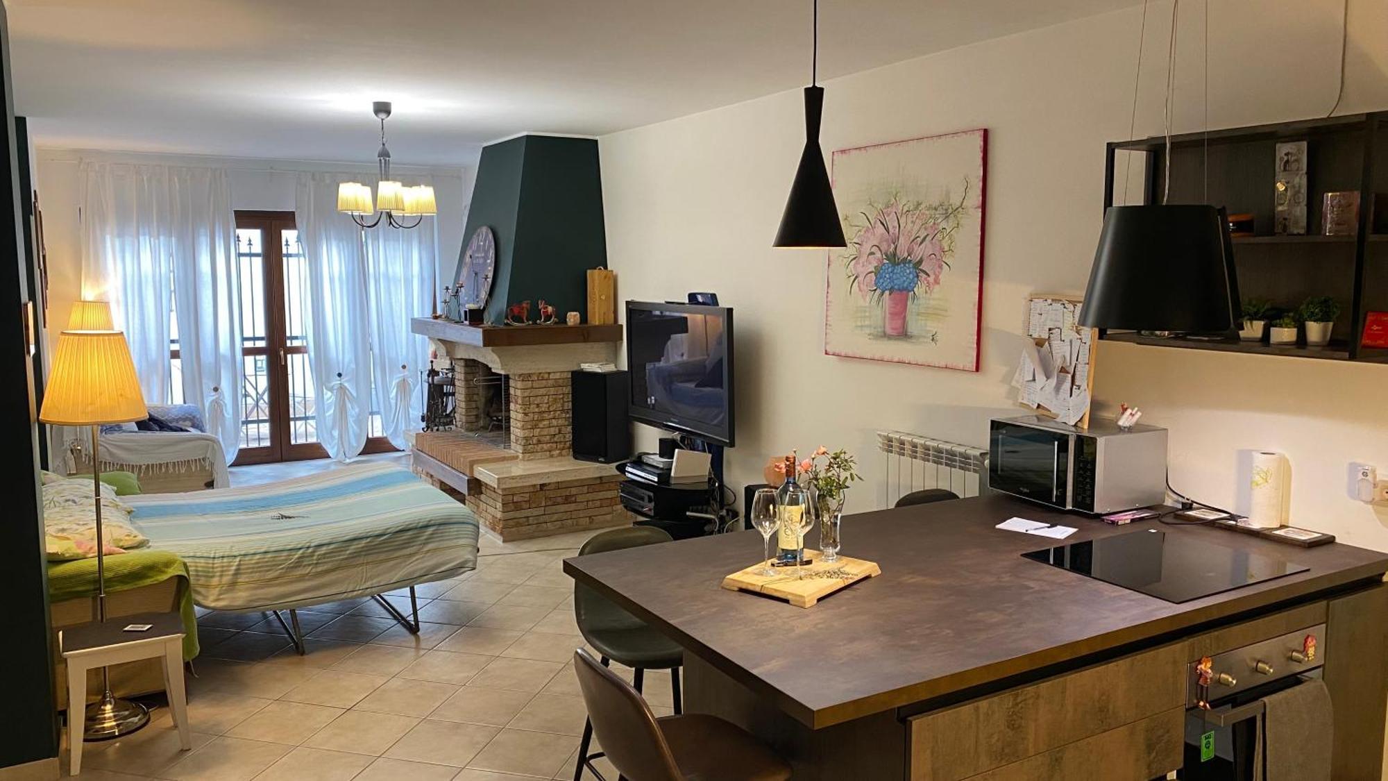 The Wild Lavender Apartment Cecchina Екстериор снимка